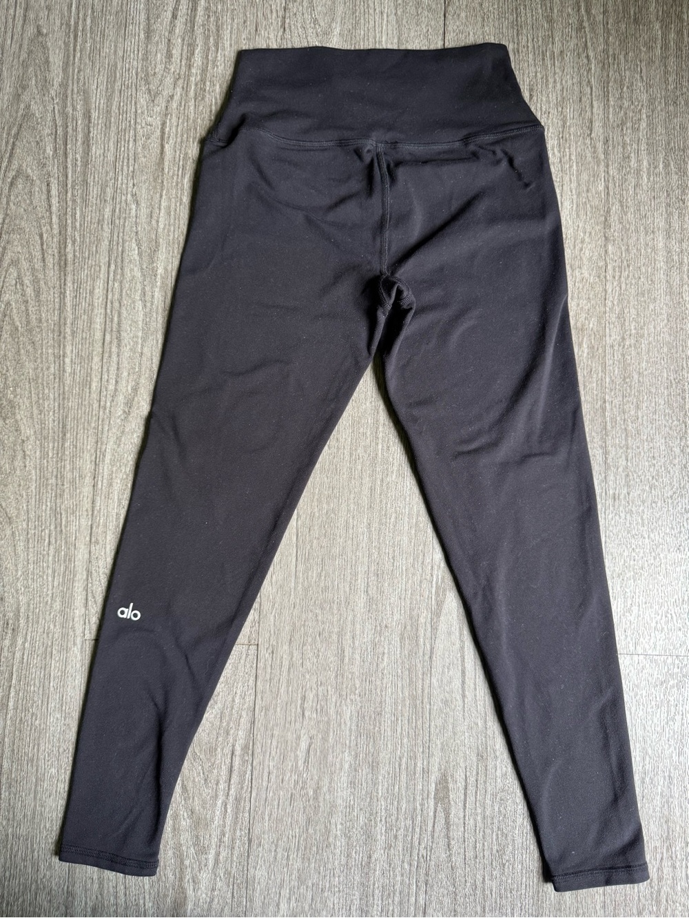 ALO Yoga Black High-Waist Leggings with Subtle Logo